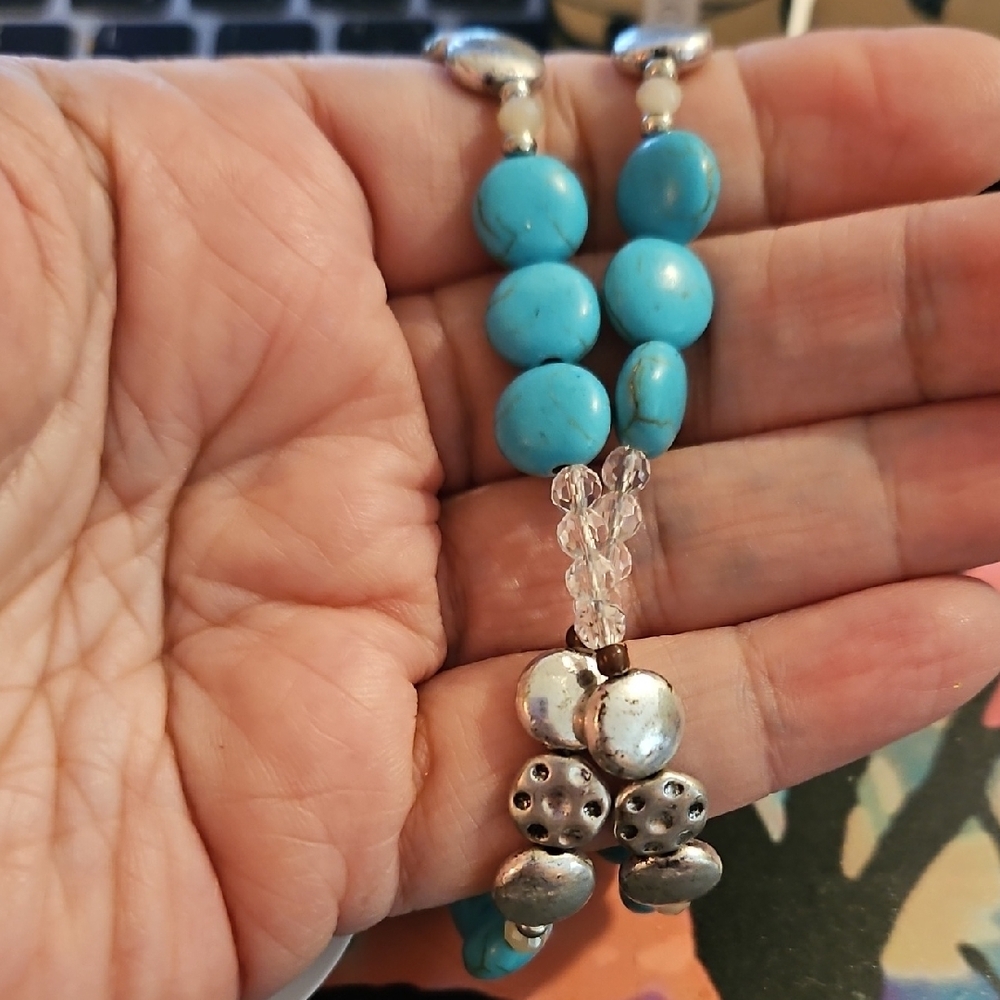 Plunder Blue and Silver Necklace with Elegant Design